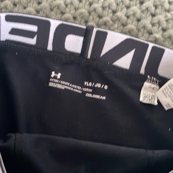 Under Armour Black Leggings Athletic Performance Wear - Picture 2 of 2